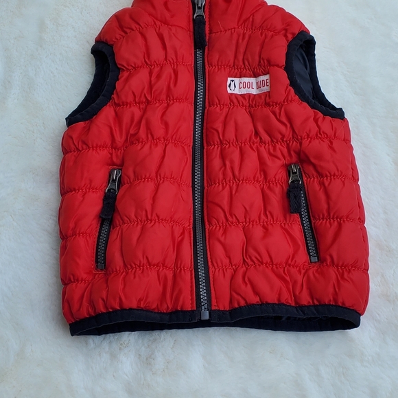Cute Red vest size 9m - Picture 2 of 5